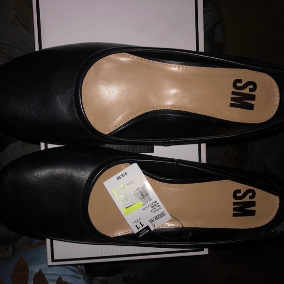 Middleton Shoes - Black Slip on Pumps - NWT